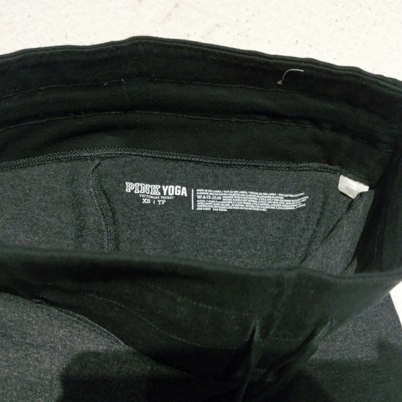 XS | PINK Victoria's Secret | Black Leggings - Picture 5 of 5